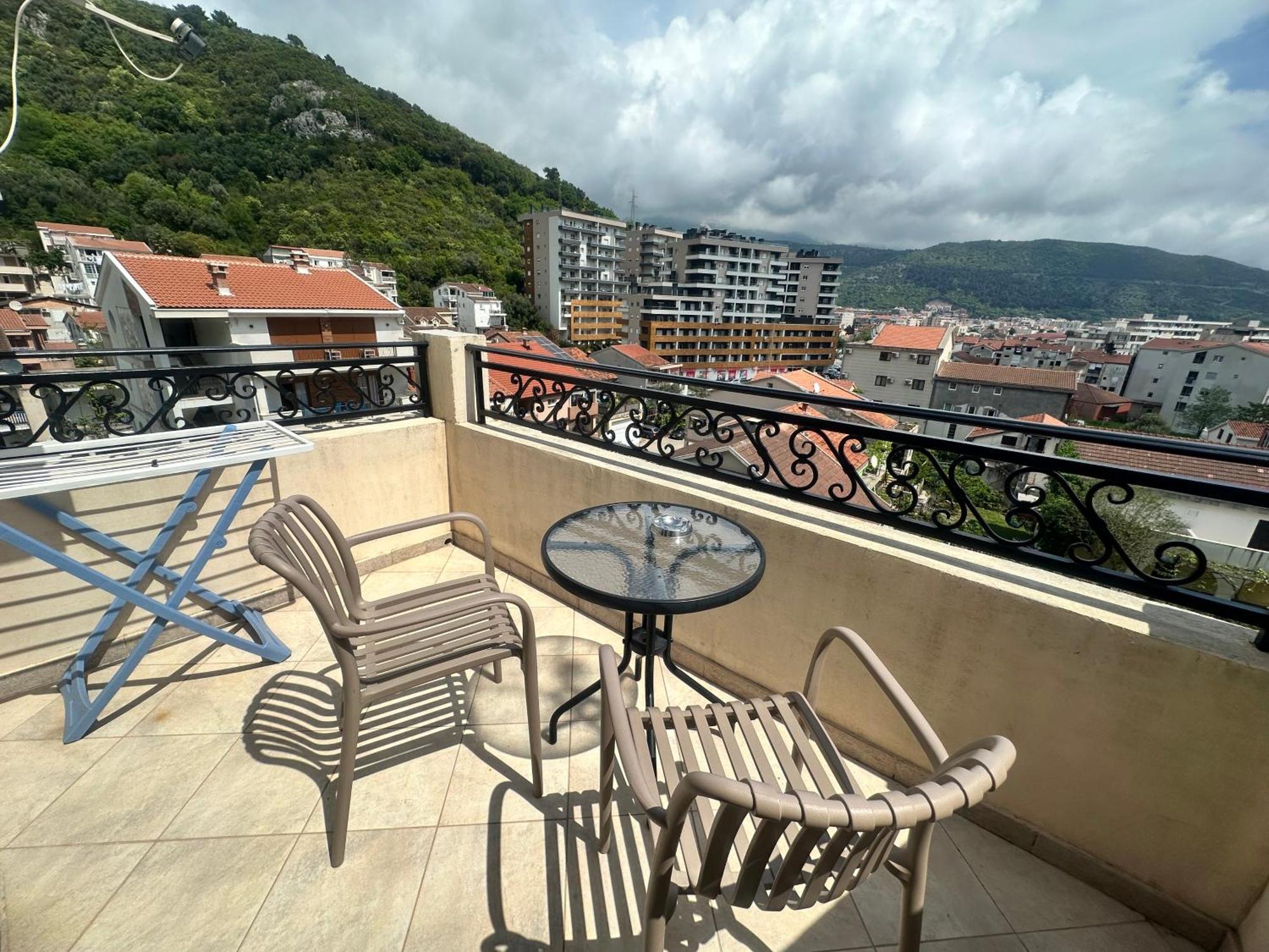 Apartments Manojlovic Budva Exteriör bild