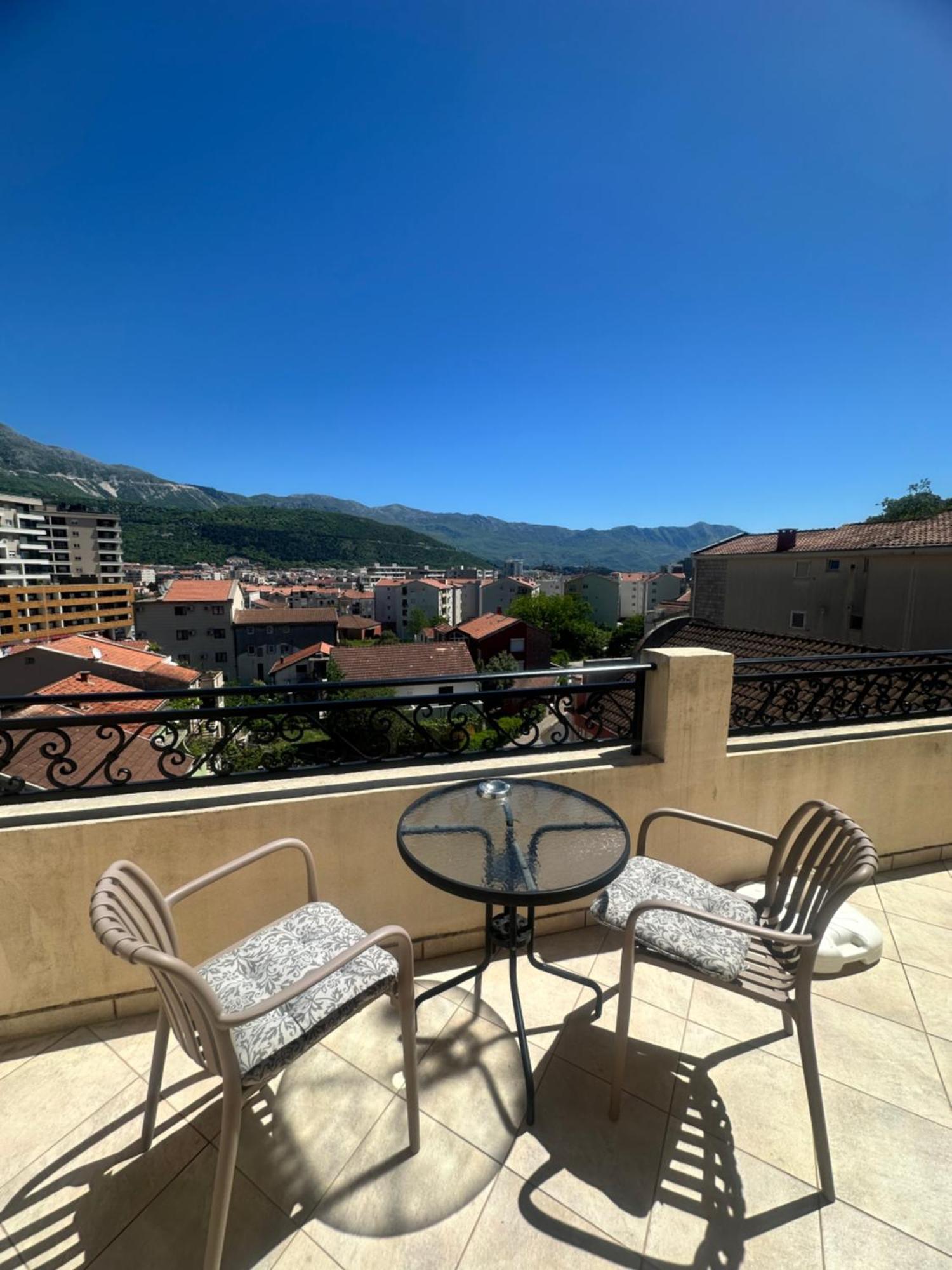 Apartments Manojlovic Budva Exteriör bild